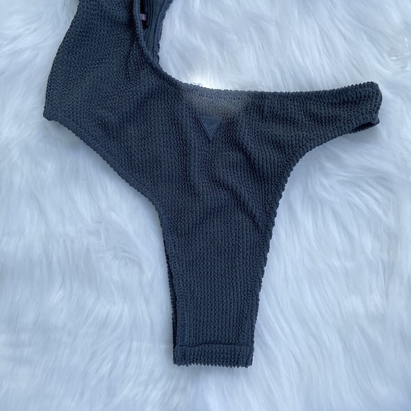 New GUESS Cutout One-Piece Swimsuit XS/S - Picture 3 of 6